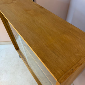 Vitrine Typ 430 mit neuen Hairpinlegs von Joachim Nebelung für Hellerau