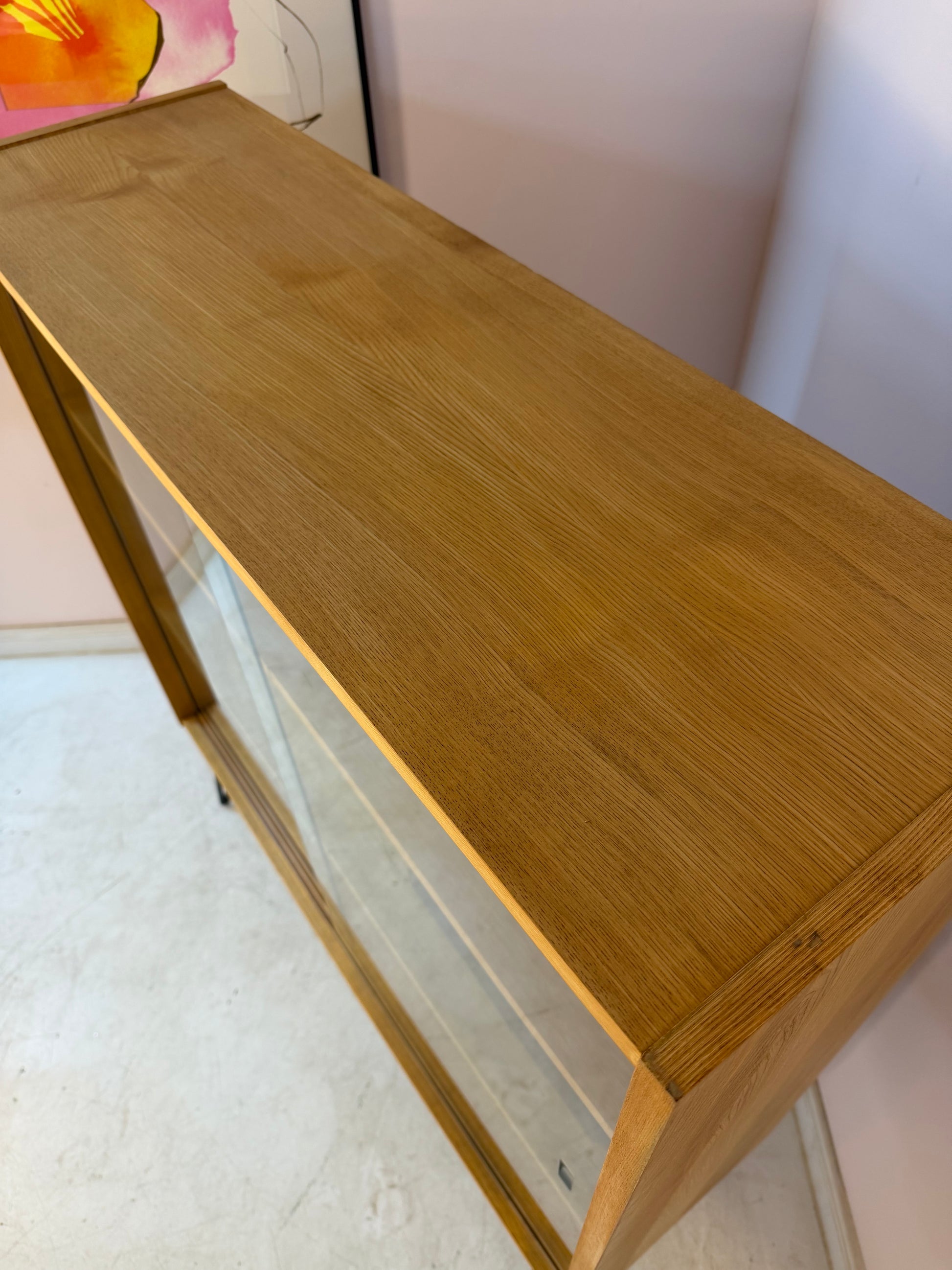 Vitrine Typ 430 mit neuen Hairpinlegs von Joachim Nebelung für Hellerau