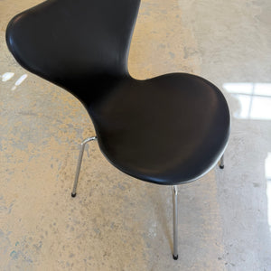 Polsterstuhl Serie 7 schwarz Echtleder von Arne Jacobsen für Fritz Hansen