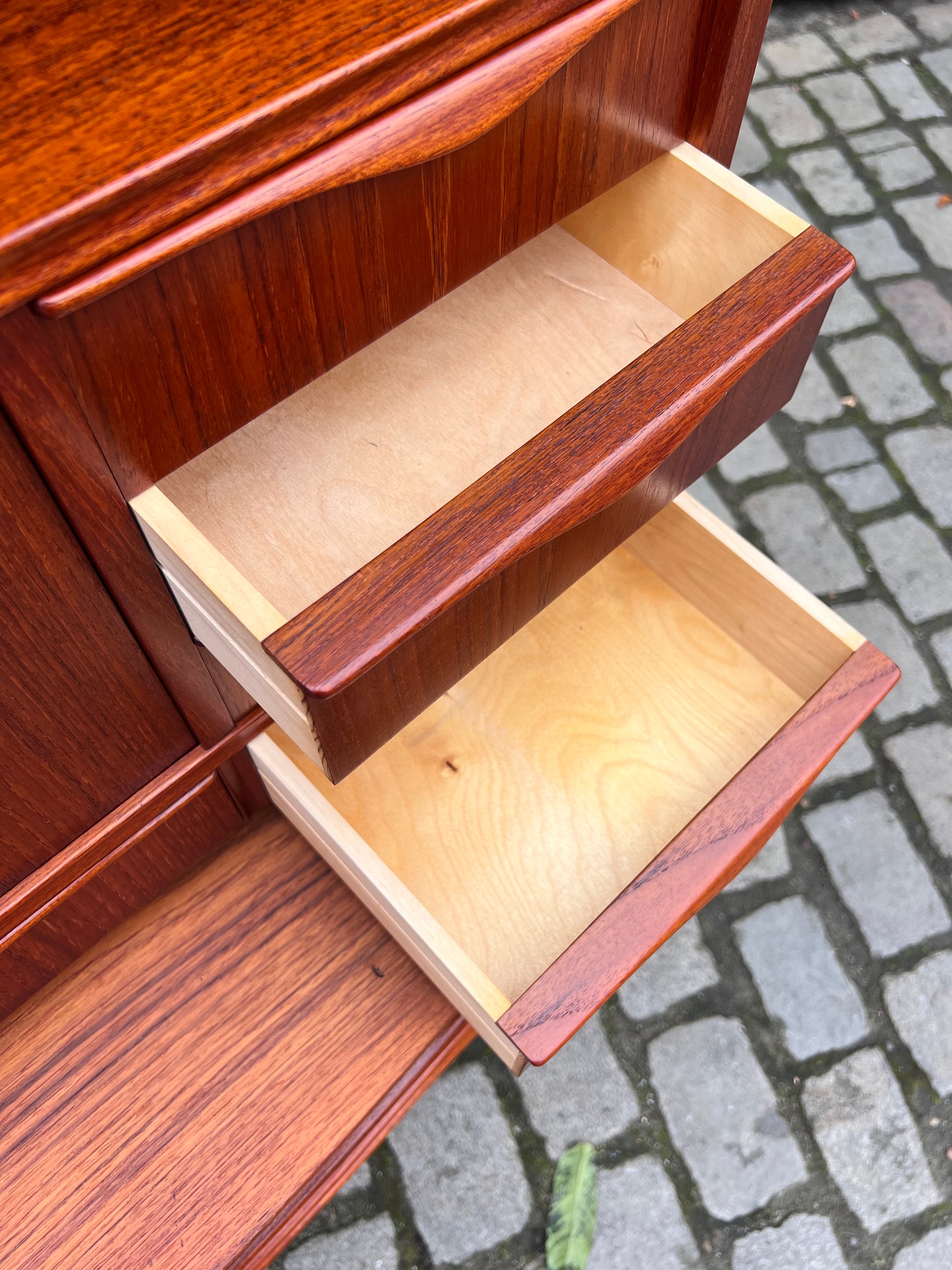 Halbrunder Sekretär Teak aus Dänemark