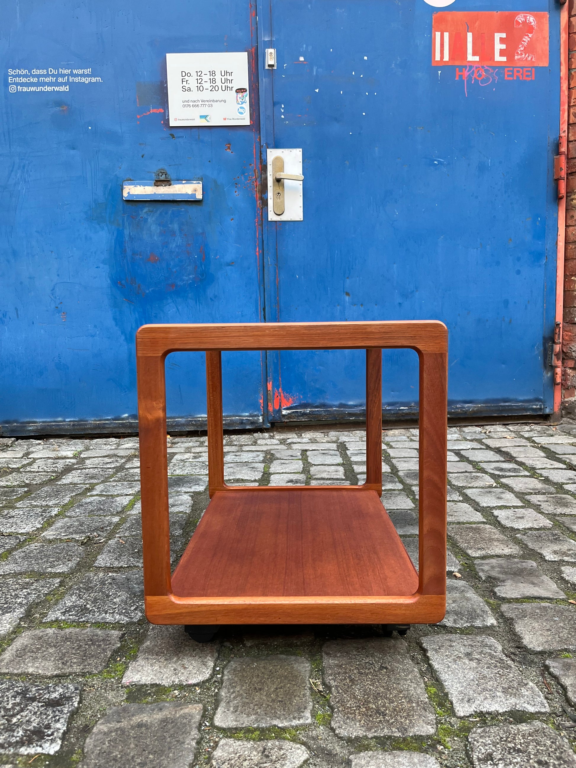 Couchtisch Teak mit Rollen von Korup