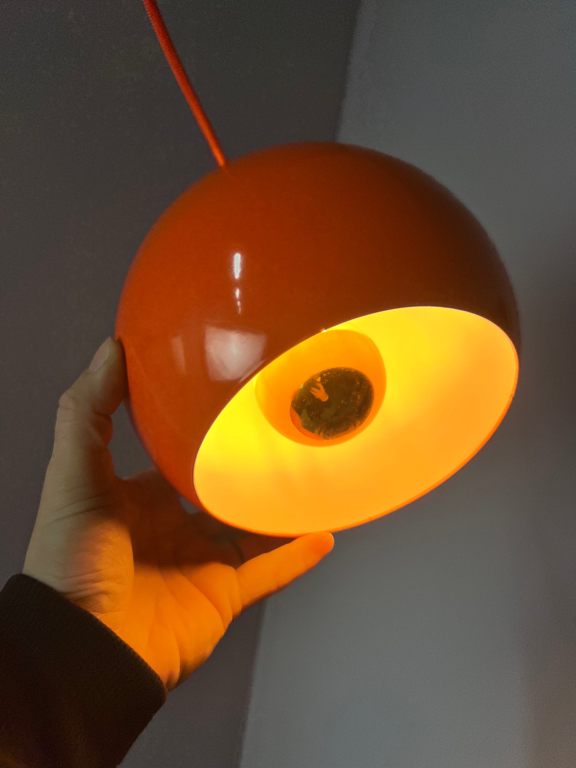 Kugellampe neu lackiert orange aus Dänemark