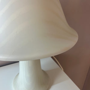 Pilzlampe weiß mit Zebramuster von Peill & Putzler