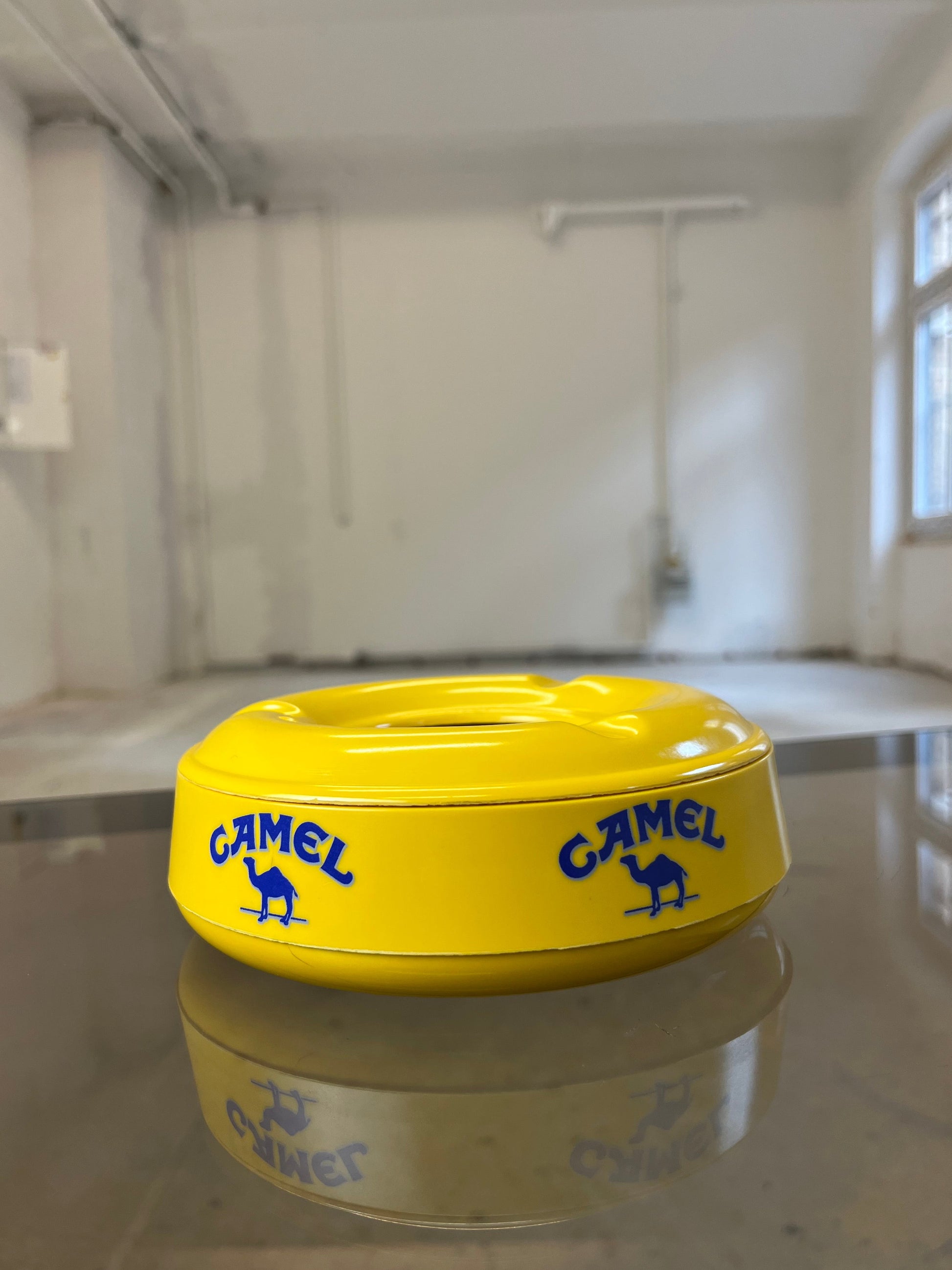 Aschenbecher Camel gelb von Mebel Italy