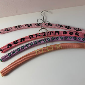 Set: 4x Kleiderbügel lila pink