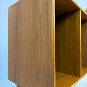 Kleines Regal Teak für Schalltplatten aus Dänemark