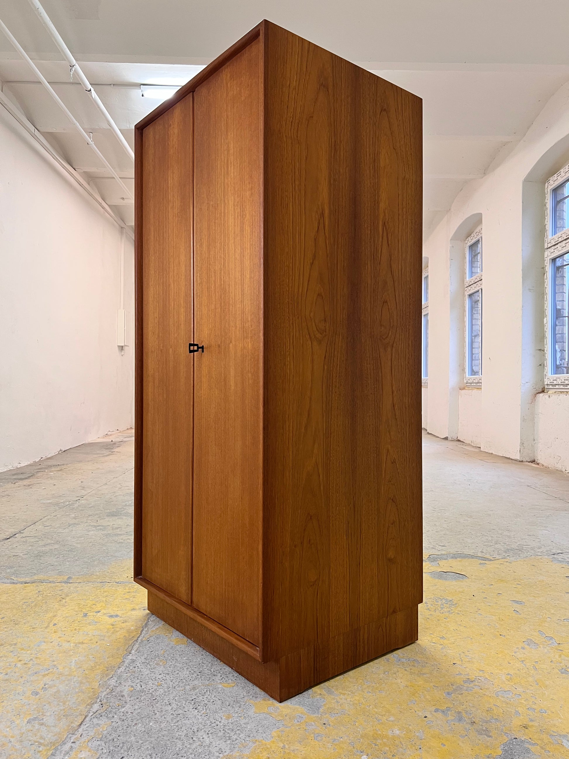 Kleiderschrank Typ 2994 Teak von rt Möbel