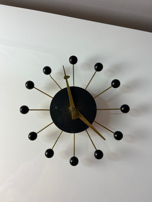 Wanduhr Holz Messing im Stil von George Nelson