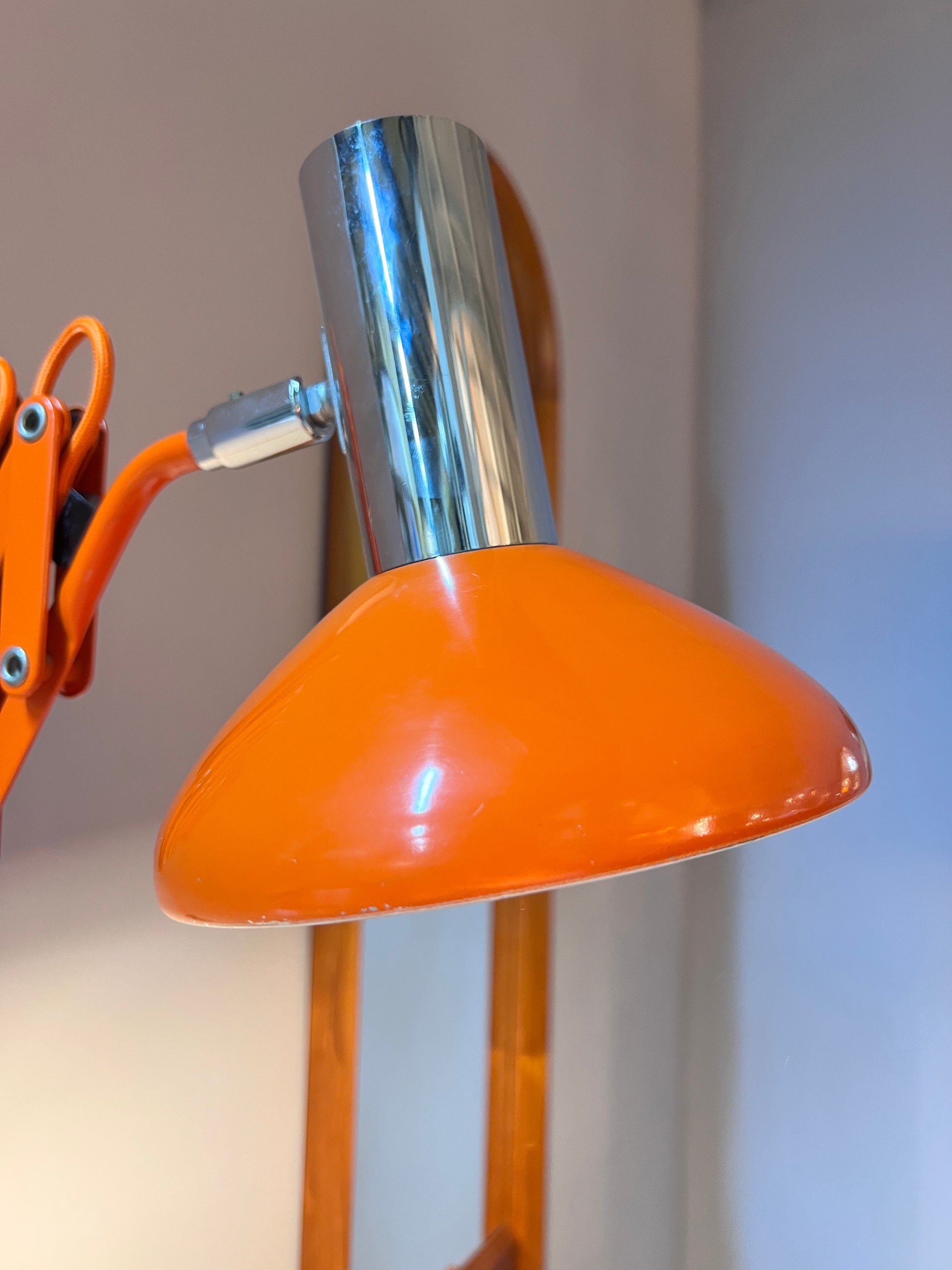 Wandlampe orange von Hustadt Scherenlampe