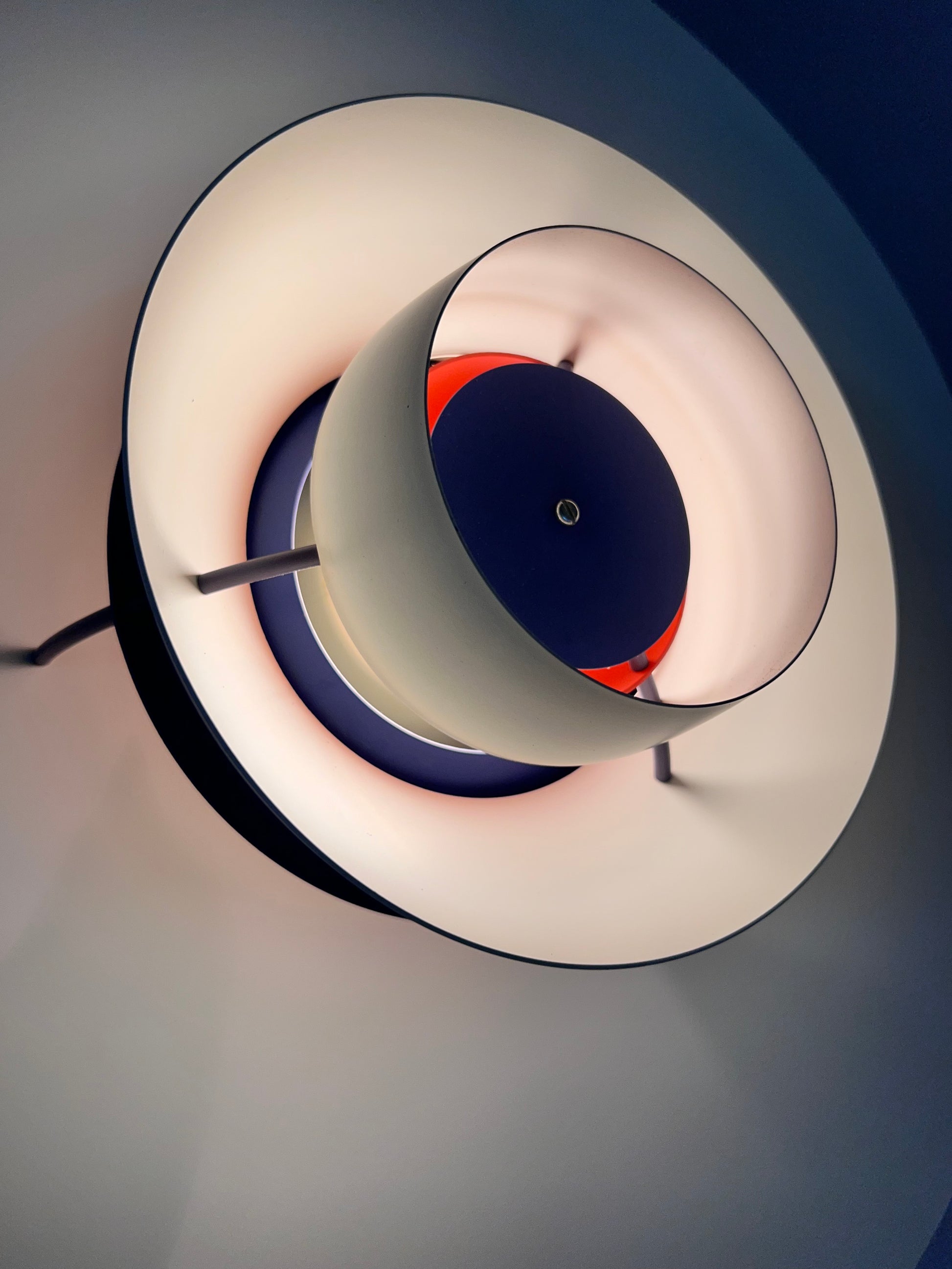 Lamellenlampe PH5 weiß blau von Poul Henningsen für Louis Poulsen