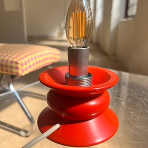 Tischlampe rot Opalglas von Temde