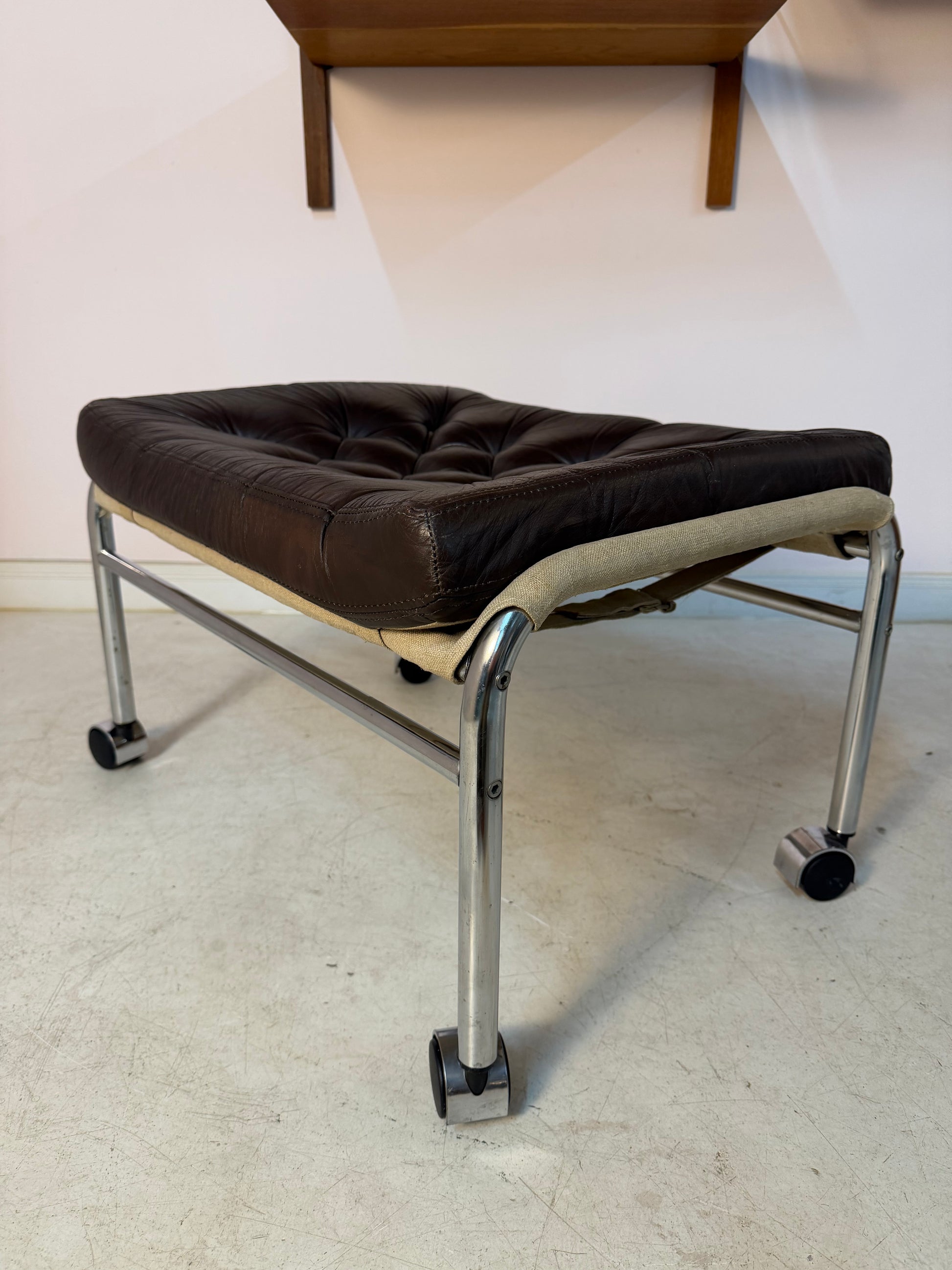 Hocker Modell Bore dunkelbraun Chrom von Noboru Nakamura für IKEA