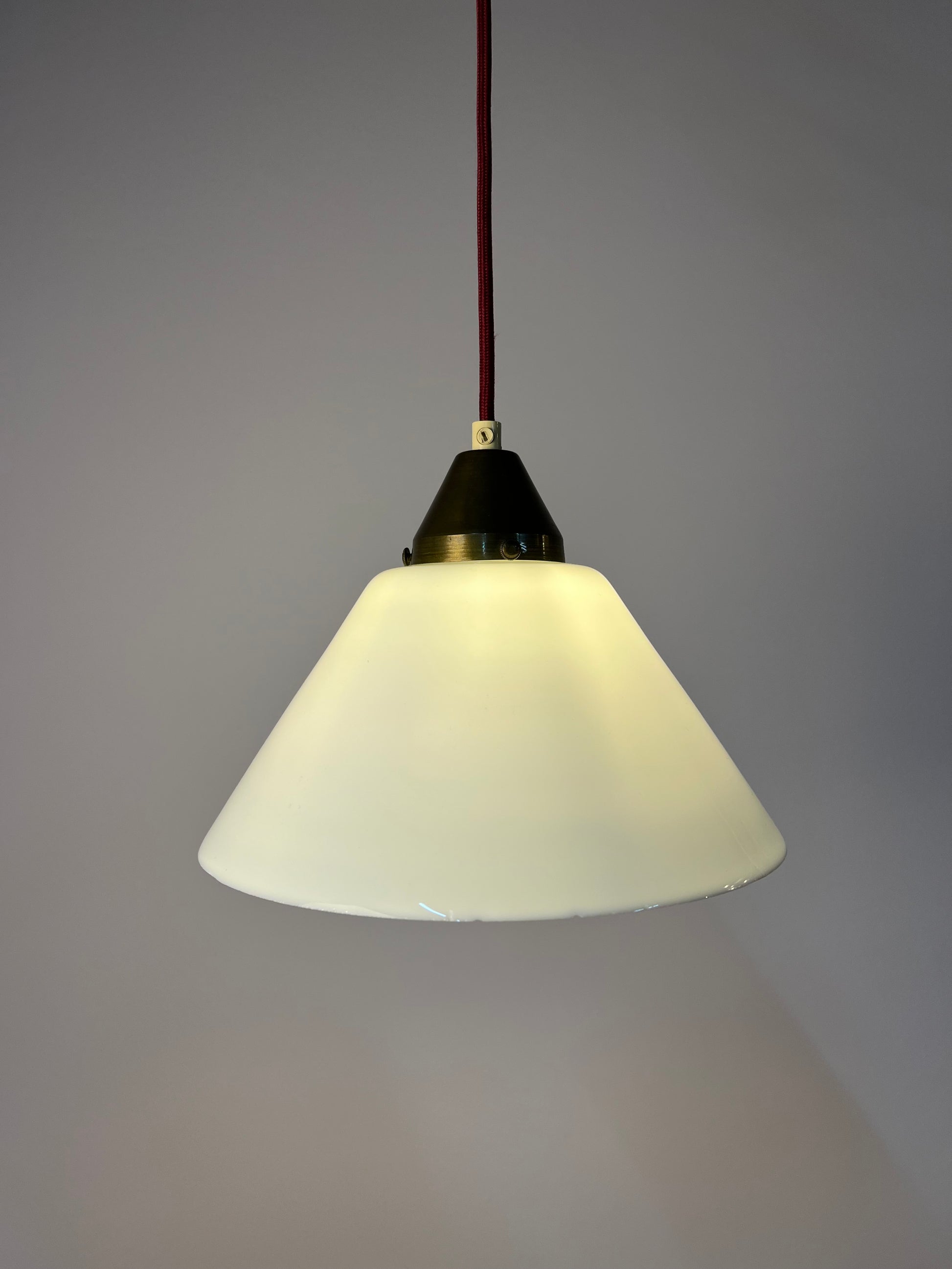 Hängelampe Opalglas Messing