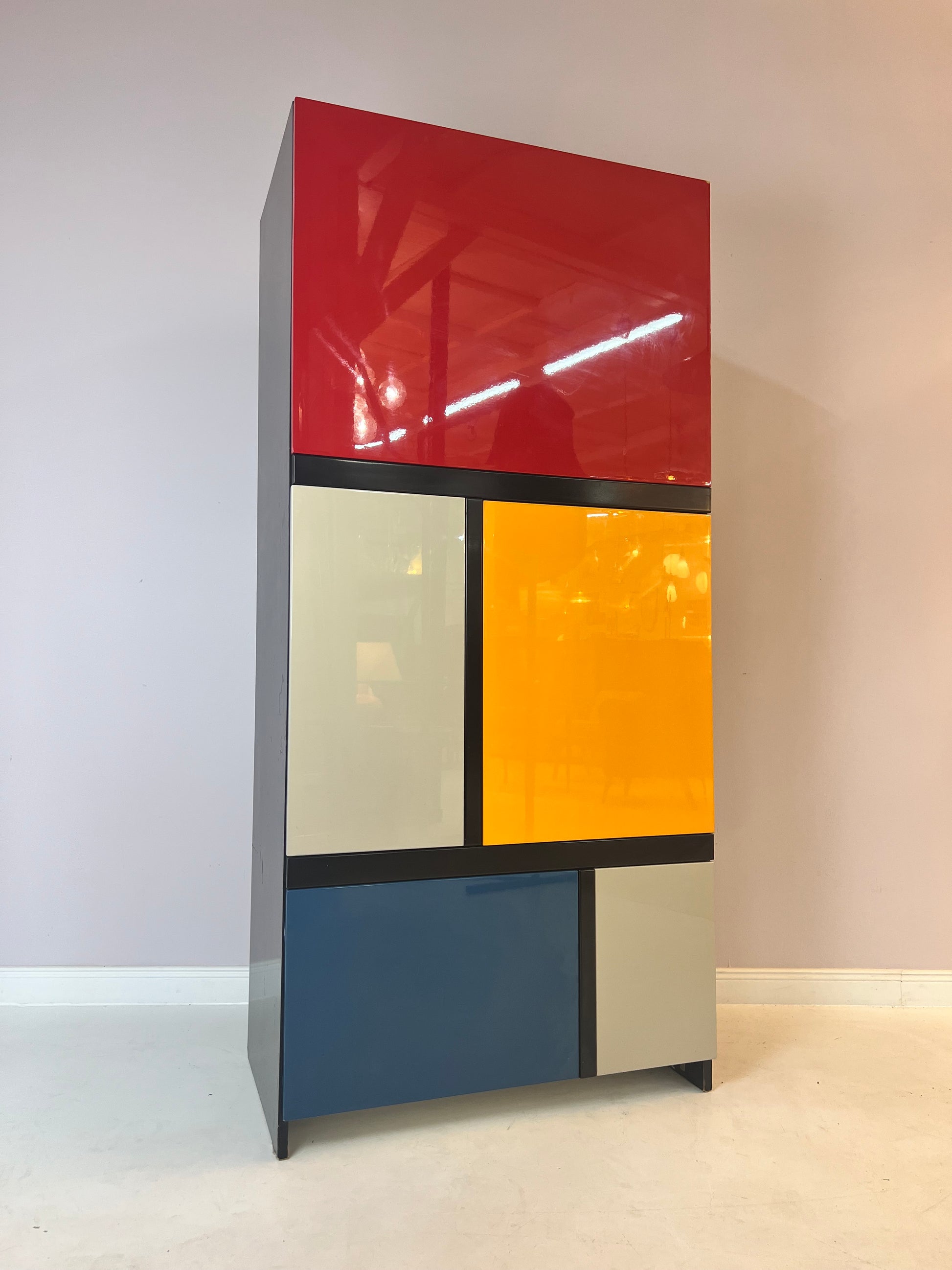 Arbeitsschrank 'Mondrian' von Koni Ochsner