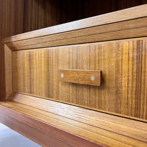 Schrank mit innenliegenden Schubladen Teak aus Dänemark