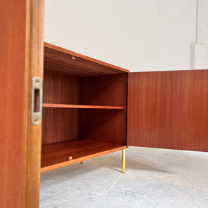 Kommode Teak mit Schranktüren & Schloss von IDEE Möbel