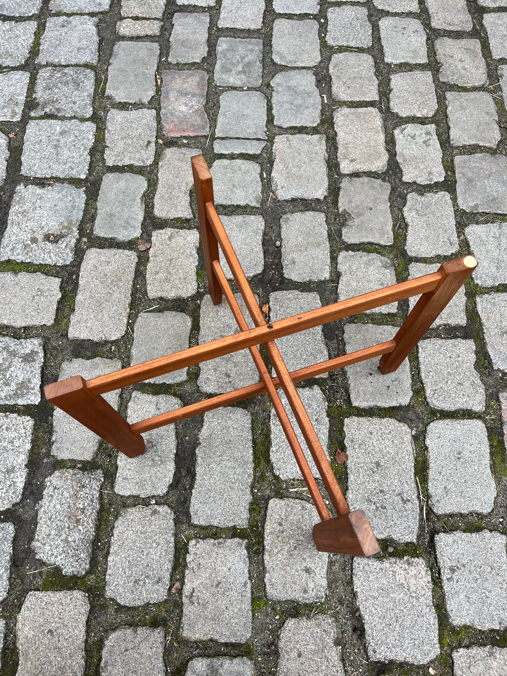 Klappbarer Beistelltisch Teak mit Tablett