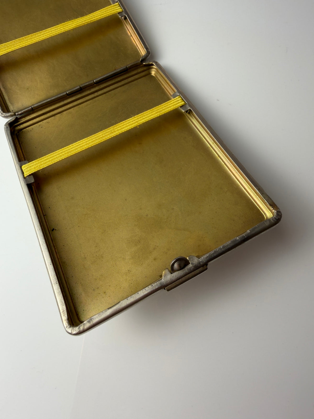 Zigarettenetui silber mit floraler Gravur