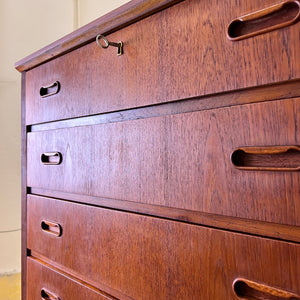 Kommode Teak mit Schloss aus Dänemark