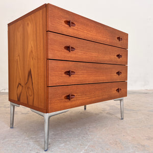 Kommode Teak mit neuen Chromfüßen von H. W. Klein für Bramin