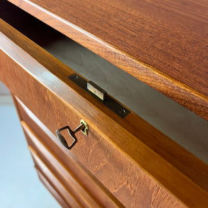 Kommode mit geraden Griffleisten Teak