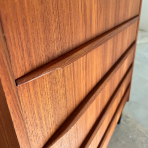 Kommode Teak mit geraden Griffen aus Dänemark