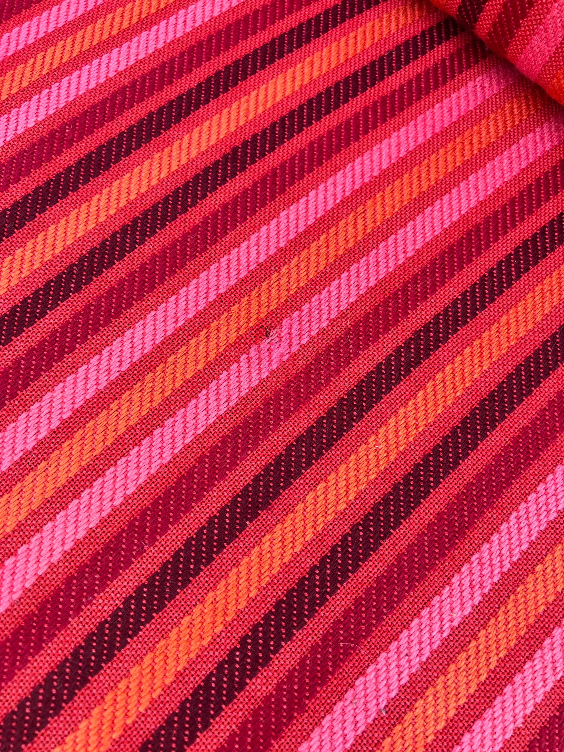 Sessel 70er pink gestreift