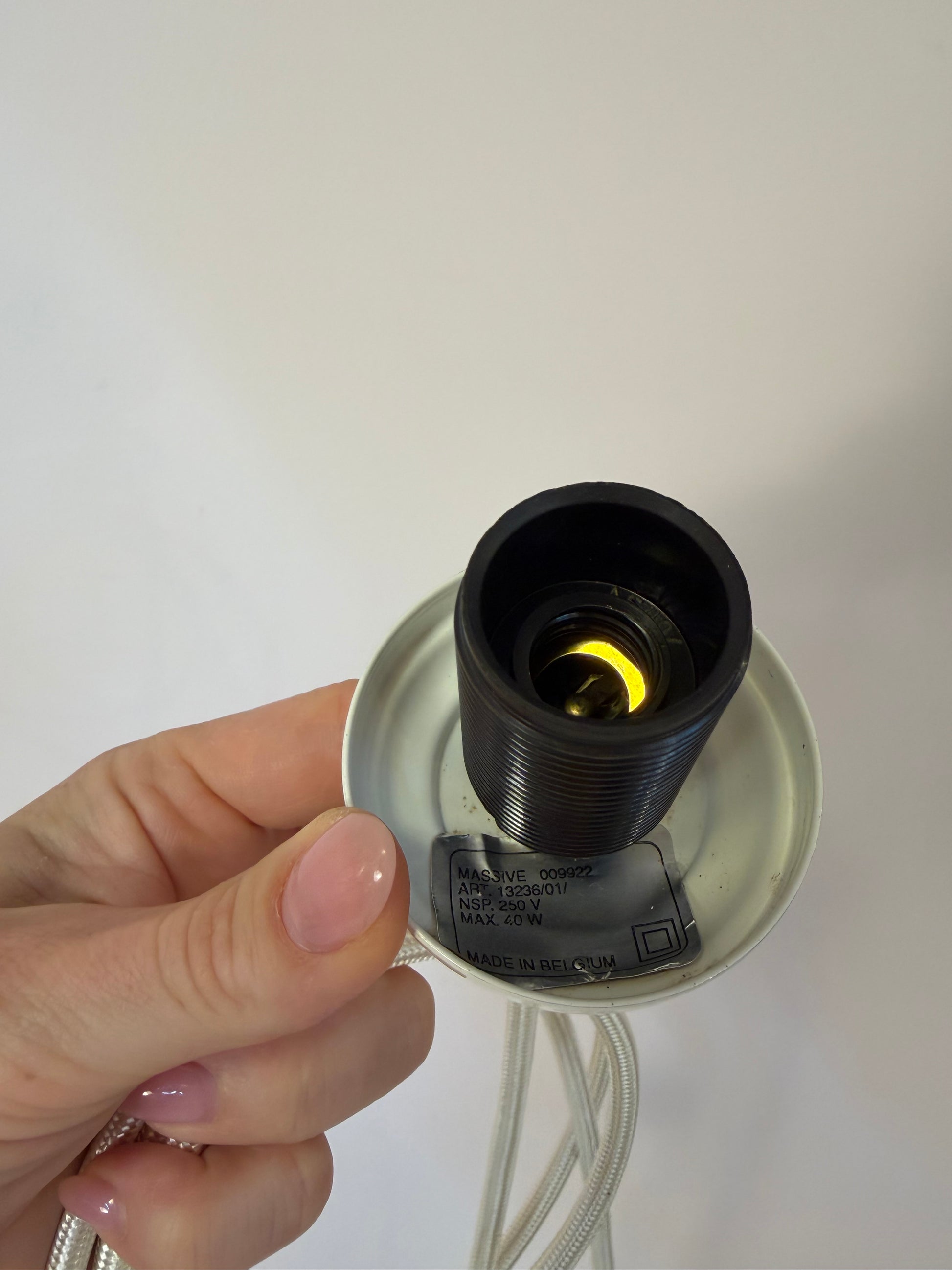 Tischlampe Spirale weiß von Massive Lighting