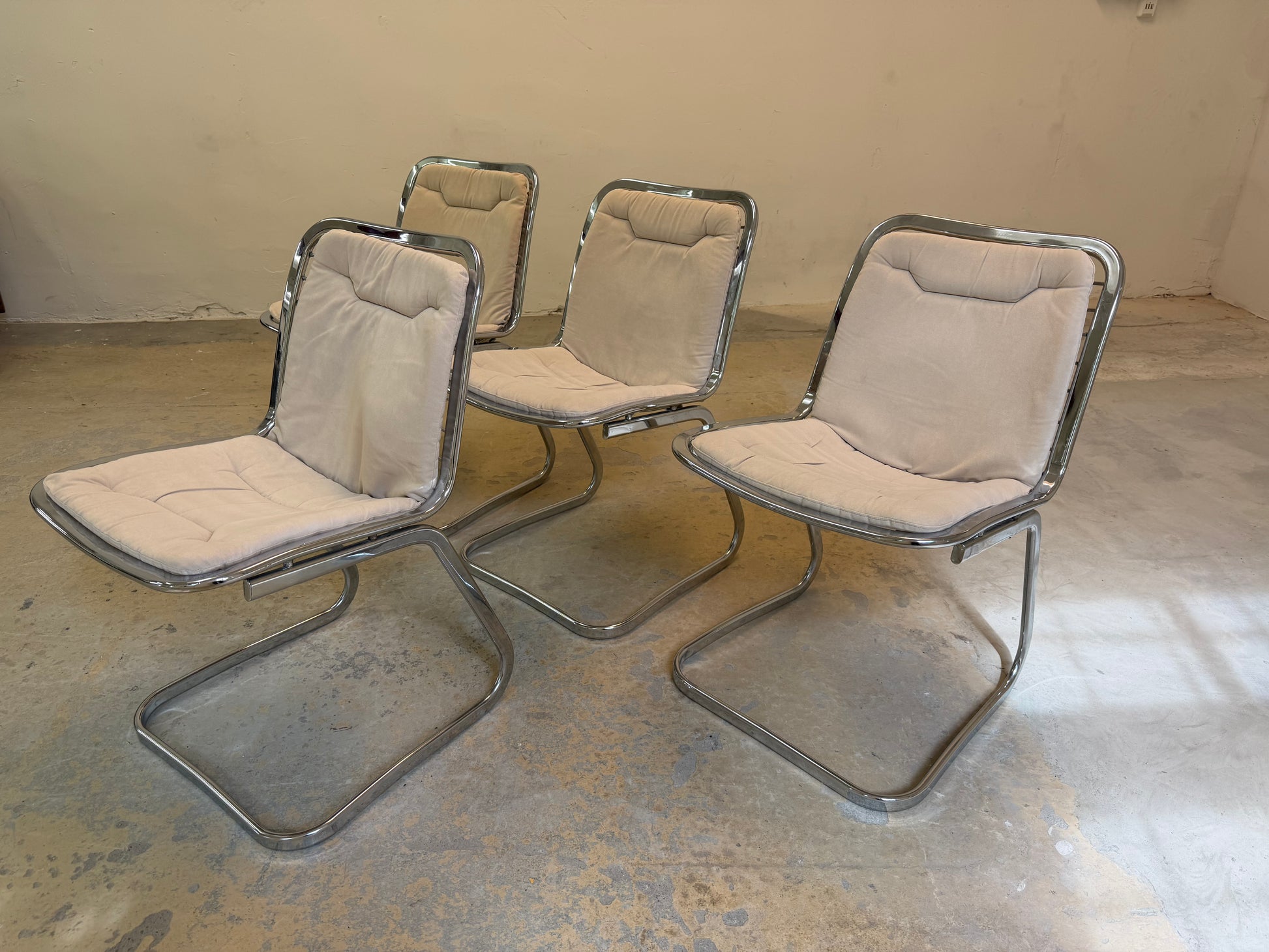 Set: 4x Freischwinger Chrom mit Sitzpolster creme von Gastone Rinaldi für Rima