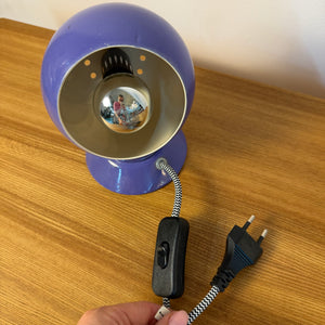 Kugellampe lila für Tisch oder Wand von Abo Randers
