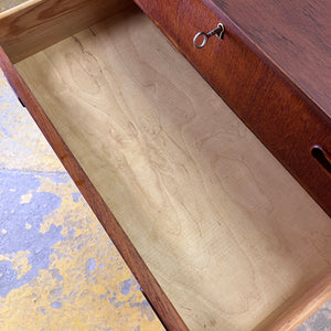 Kommode Teak mit Schloss aus Dänemark