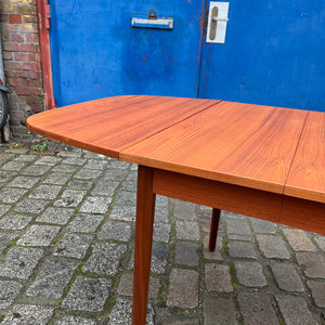 Esstisch Teak verlängerbar mit eingehängten Platten