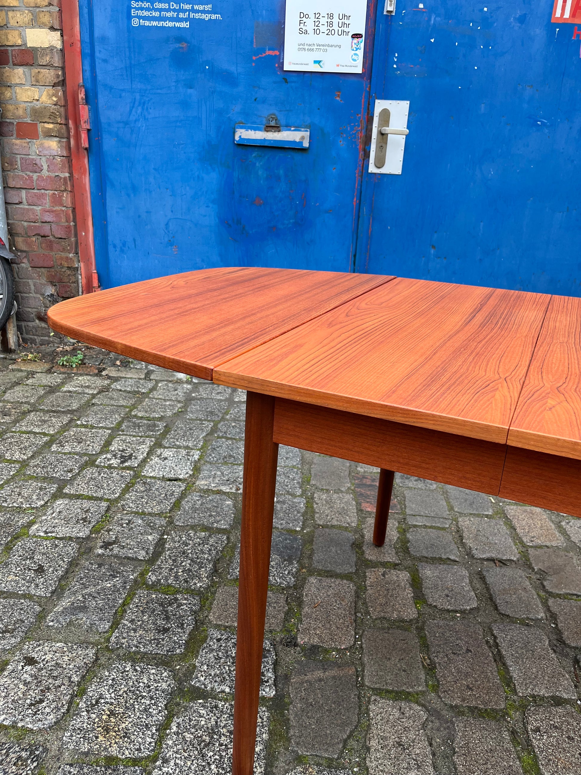 Esstisch Teak verlängerbar mit eingehängten Platten