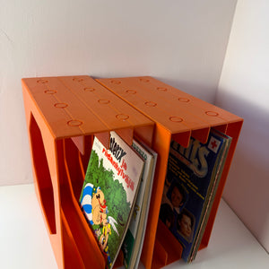 Schallplattenständer orange von Schweizer Design