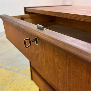 Kommode Nachtschrank Teak mit Schloss aus Dänemark