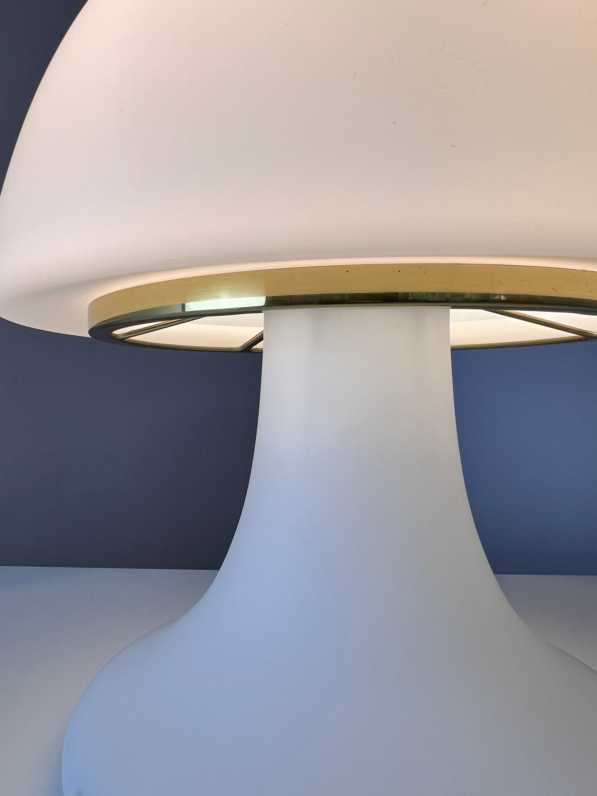 Mushroom Tischlampe weiß von Glashütte Limburg