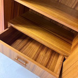 Schrank mit innenliegenden Schubladen Teak aus Dänemark