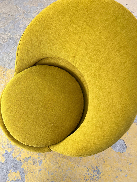 „Cone Chair“ gelb von Verner Panton neu bezogen