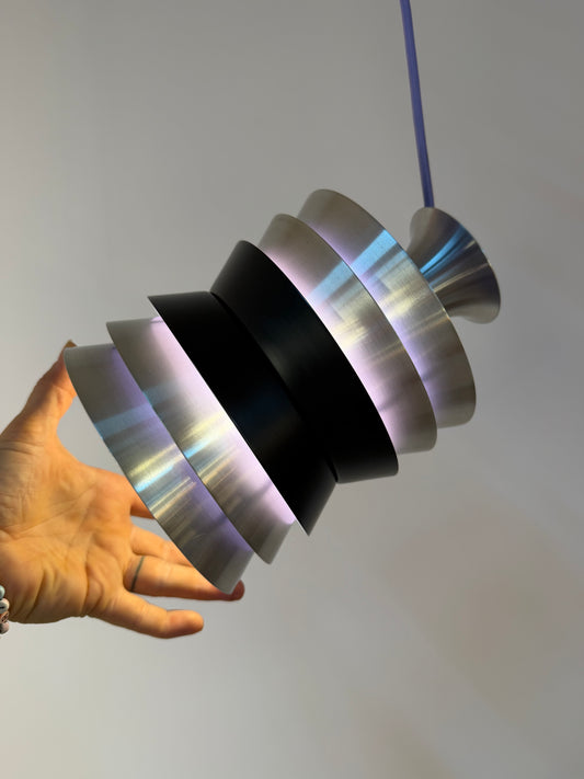Lamellenlampe Trava silber schwarz lila von Carl Thore für Granhaga