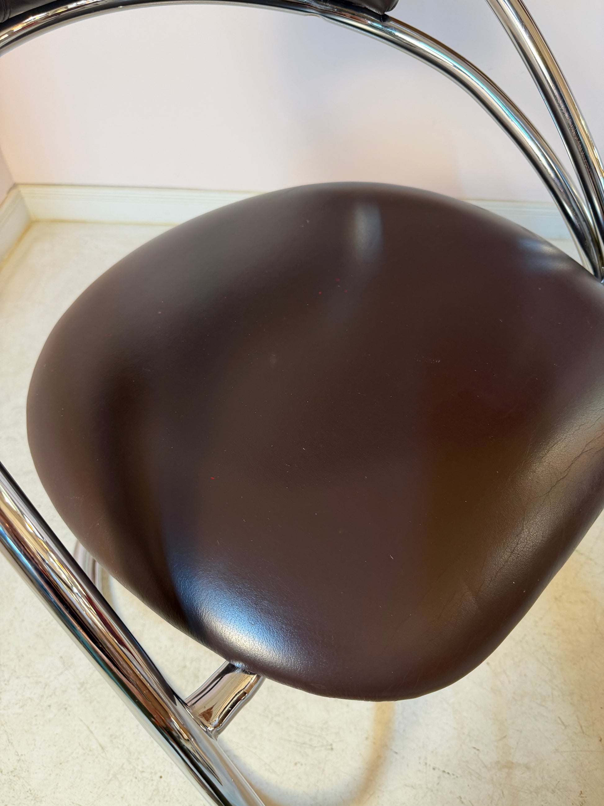 Freischwinger dunkelbraun Leder Chrom