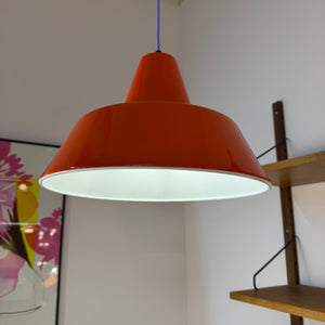Industrielampe orangerot Emaille von Louis Poulsen