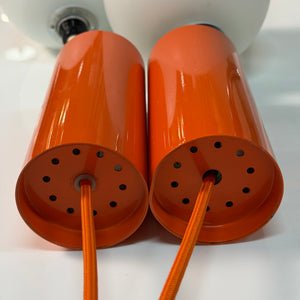 Set: 2x Hängelampe orange mit Opalglas Globus