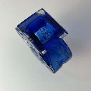 Vase blau mit Gravur von Ingrid Glas