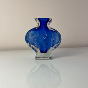 Vase blau mit Gravur von Ingrid Glas