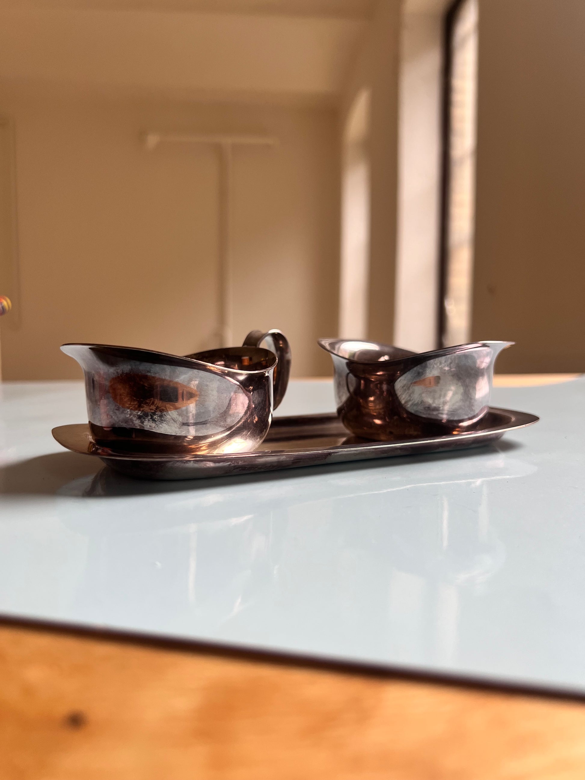 Set: Zuckerschale & Milchkännchen auf Tablett EPNS versilbert von COHR Denmark