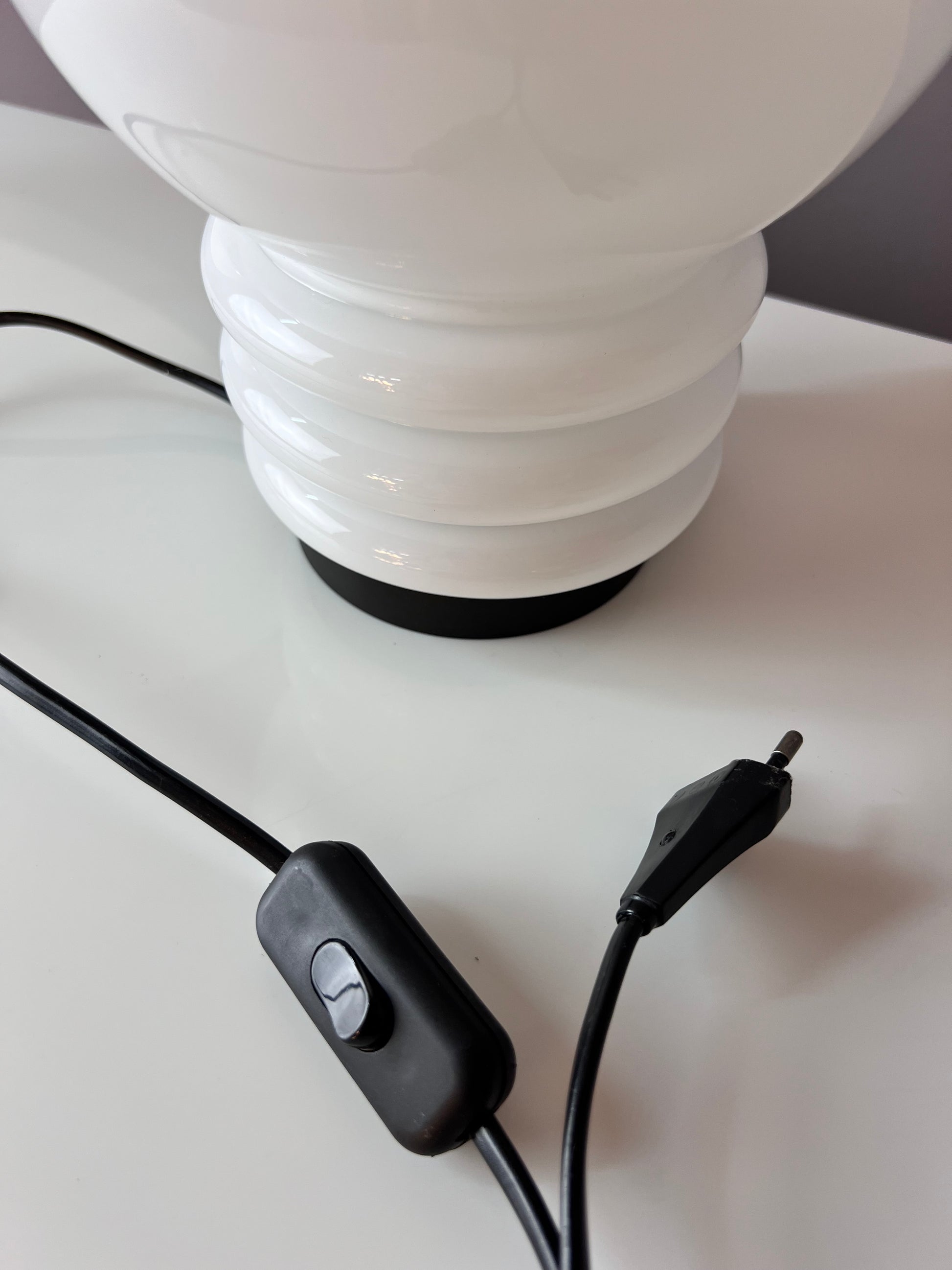Tischlampe weiß Glas von Glashütte Limburg