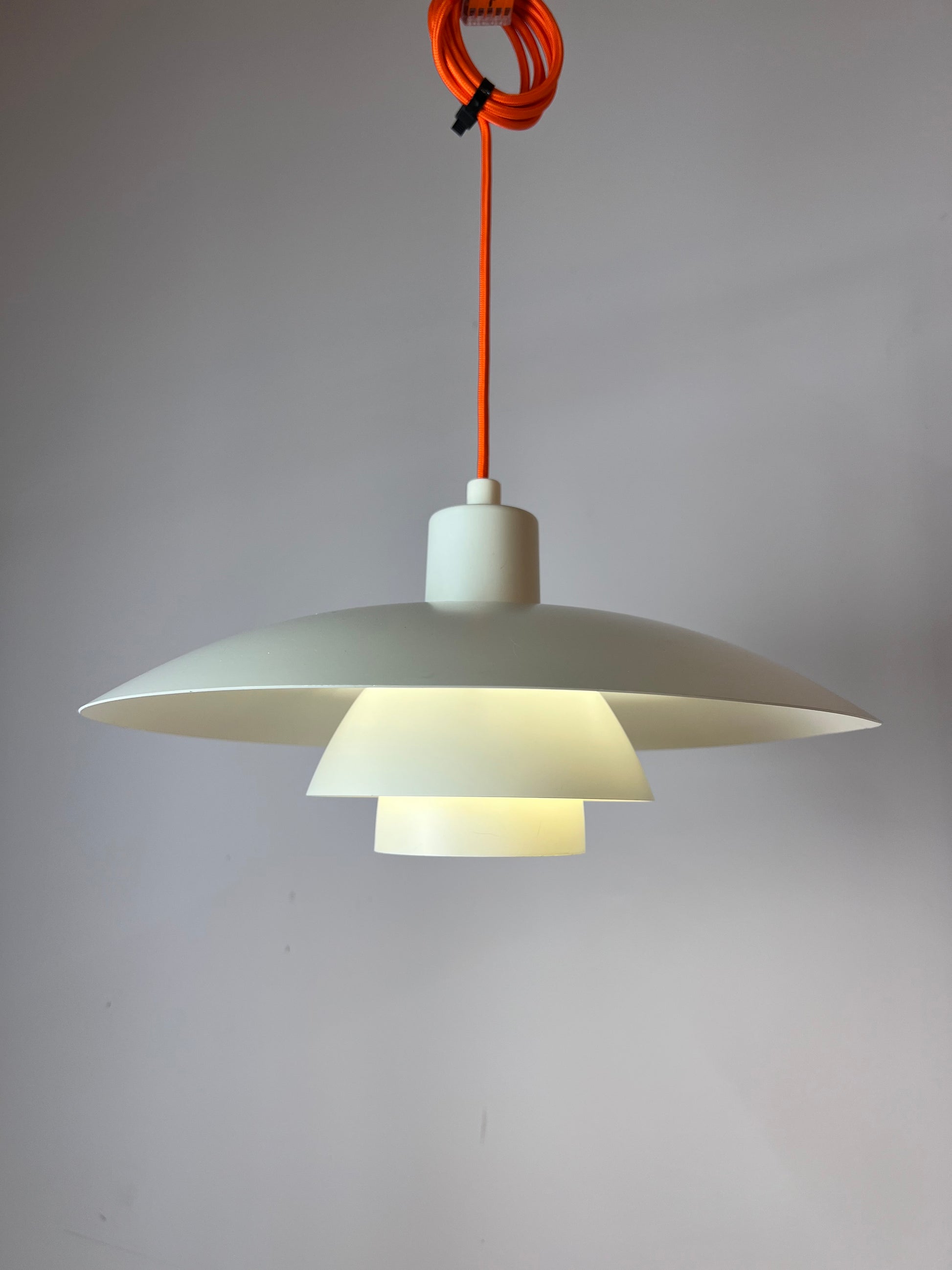 Lamellenlampe PH4 weiß orange von Poul Henningsen für Louis Poulsen