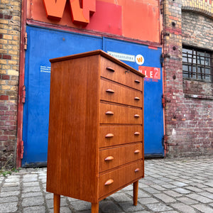 Kommode Teak mit Muschelgriffen aus Dänemark