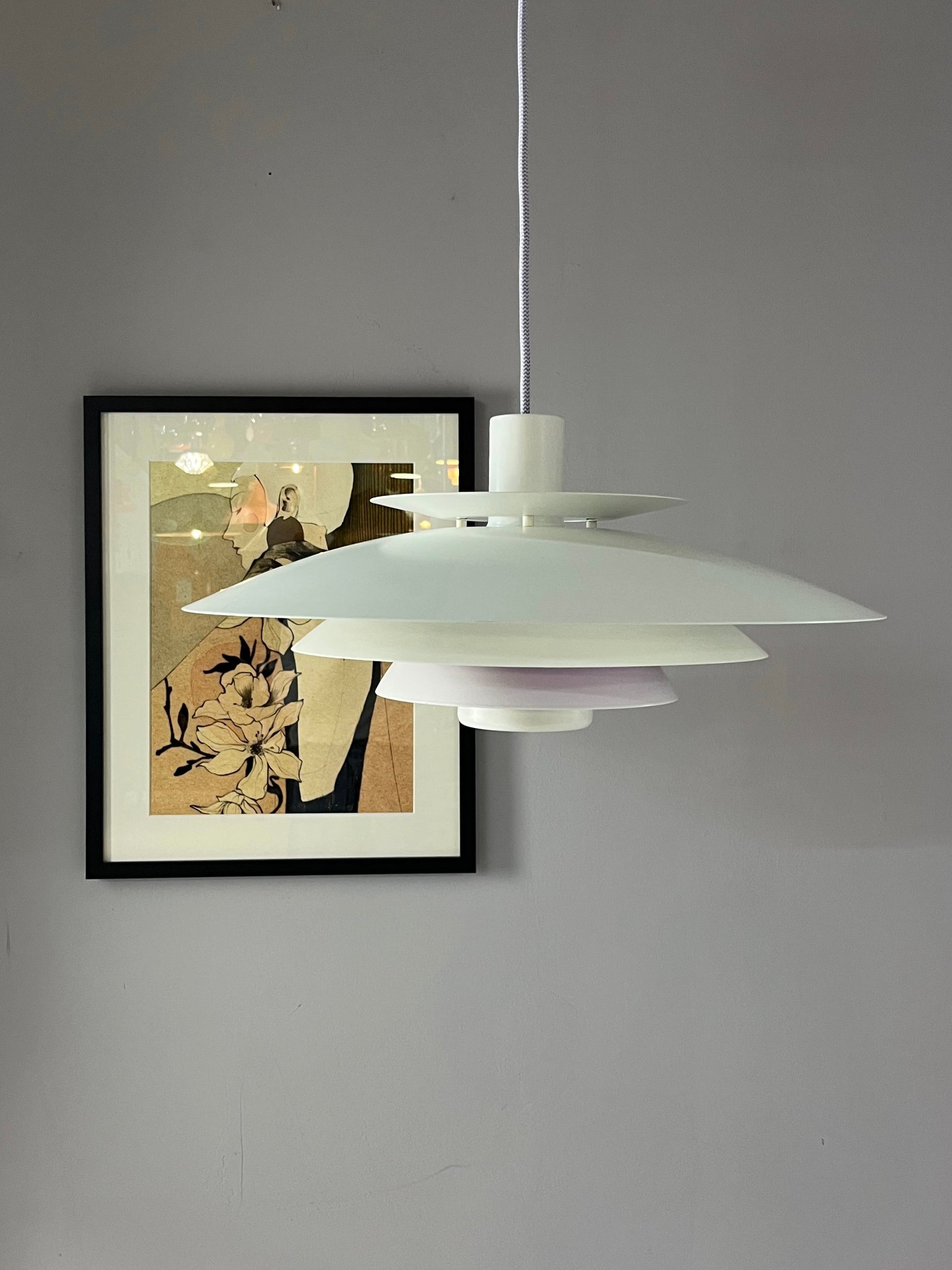 Lamellenlampe weiß lila von Formlight