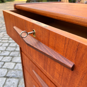 Kommode Teak mit Schloss aus Dänemark